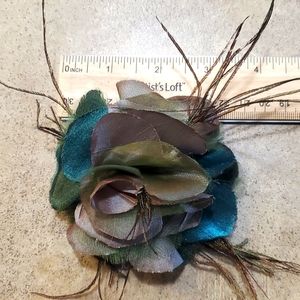 Vintage brooch peacock feather hat scarf pin